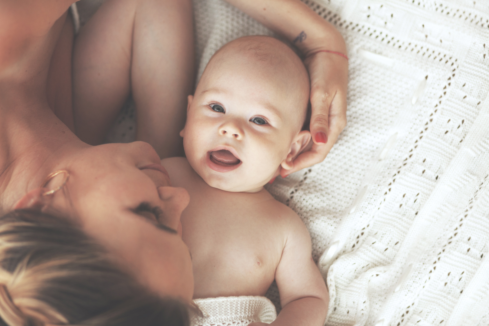 Mutter und Baby nach der Geburt